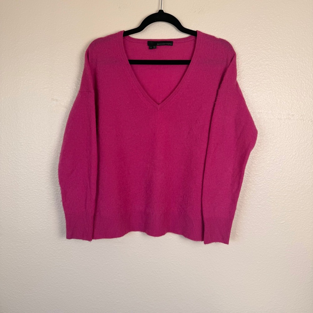 360 Cashmere V-Neck Sweater Quiet Luxury Small Barbiecore Cashmere Relaxed Fit